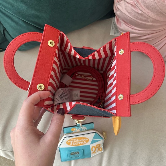 ๐ Star Wars Red Bantha Burgers Bag +FREE GIFT! - Picture 6 of 7